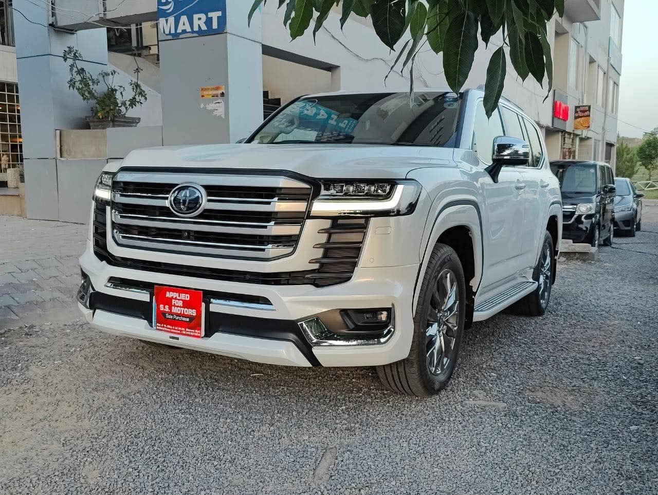 LAND CRUISER ZX