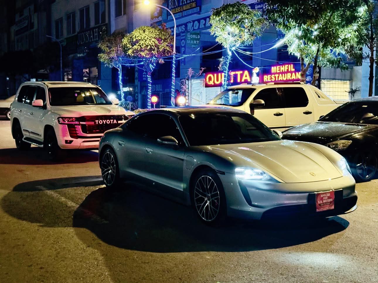 PORSCHE TAYCAN